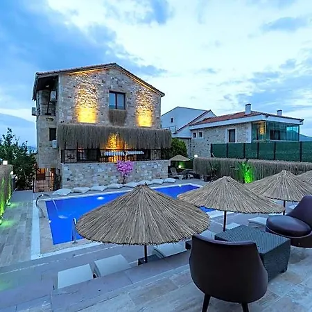 Stone House Butik Hotel *
