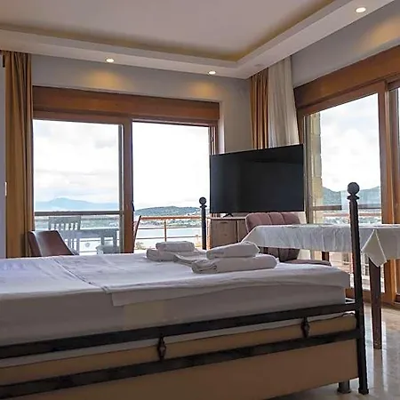 Stone House Butik Hotel *